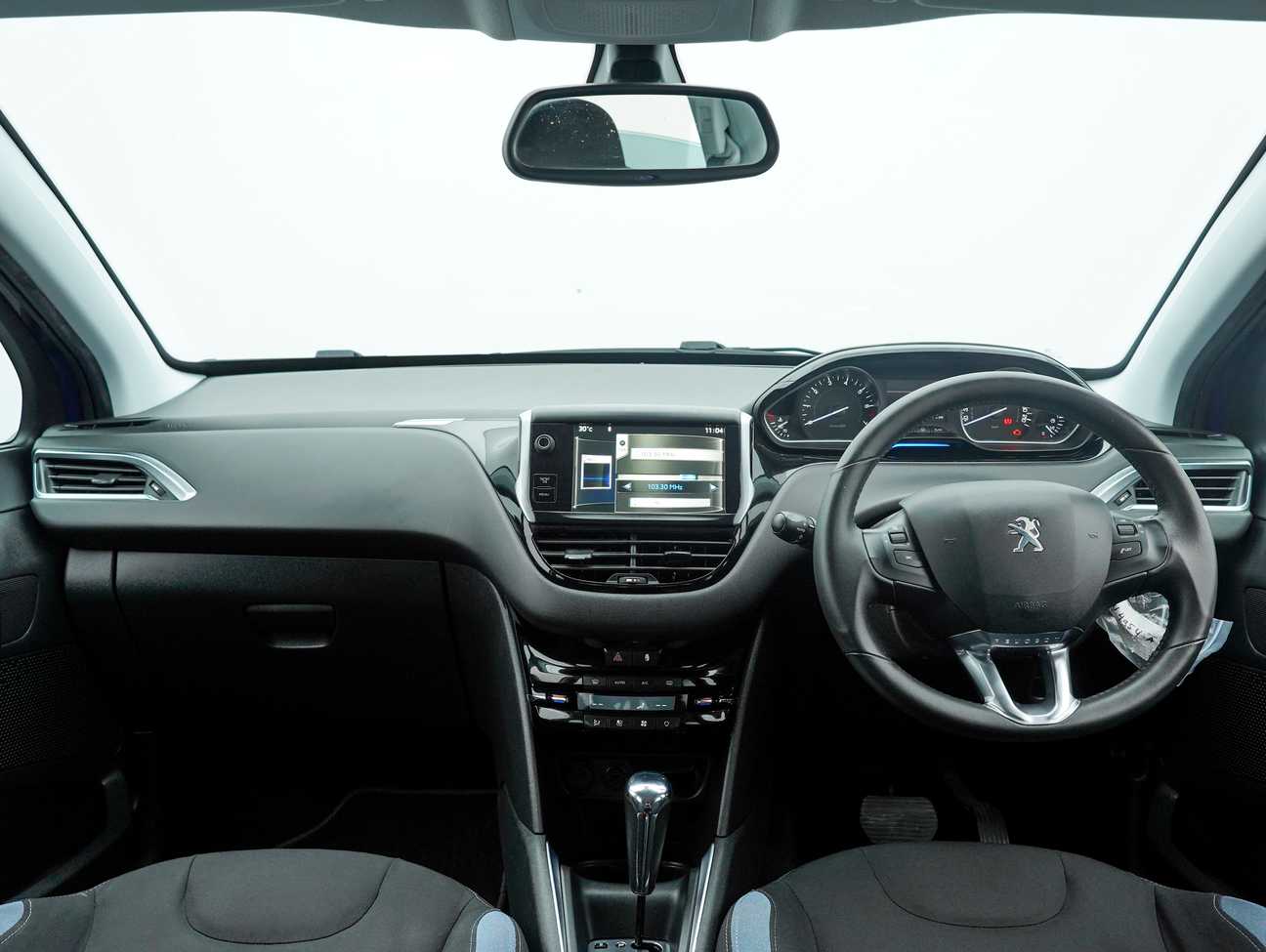 terpakai 2014 Peugeot 208 Allure 5 Door 1.6