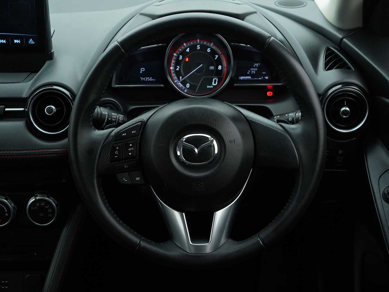 terpakai 2015 Mazda 2 SKYACTIV-G 1.5