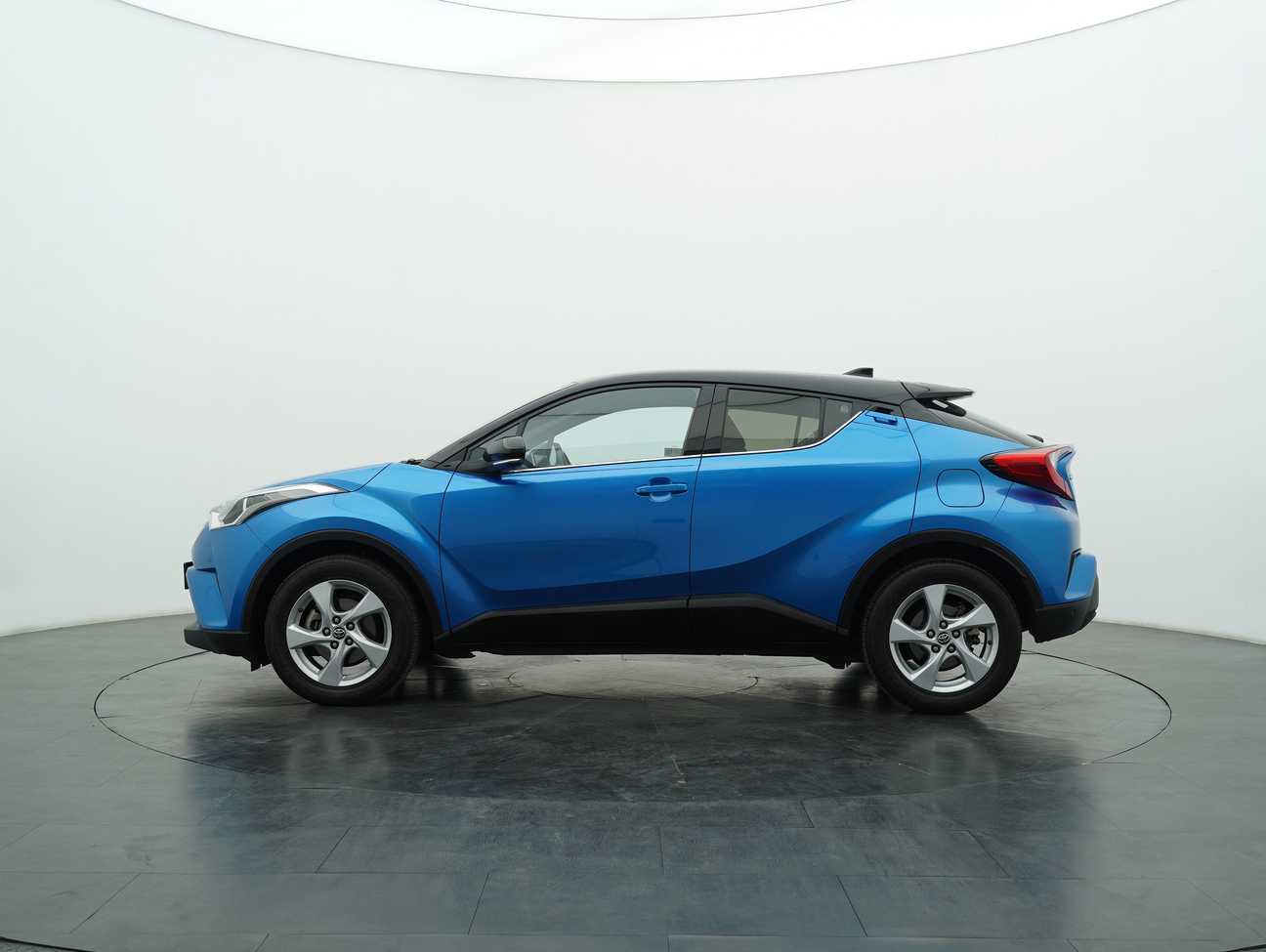used 2018 Toyota C-HR  1.8