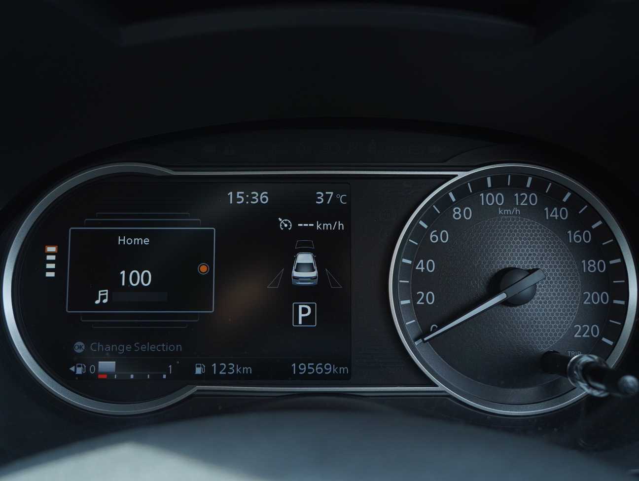 terpakai 2023 Nissan Almera VLT 1.0