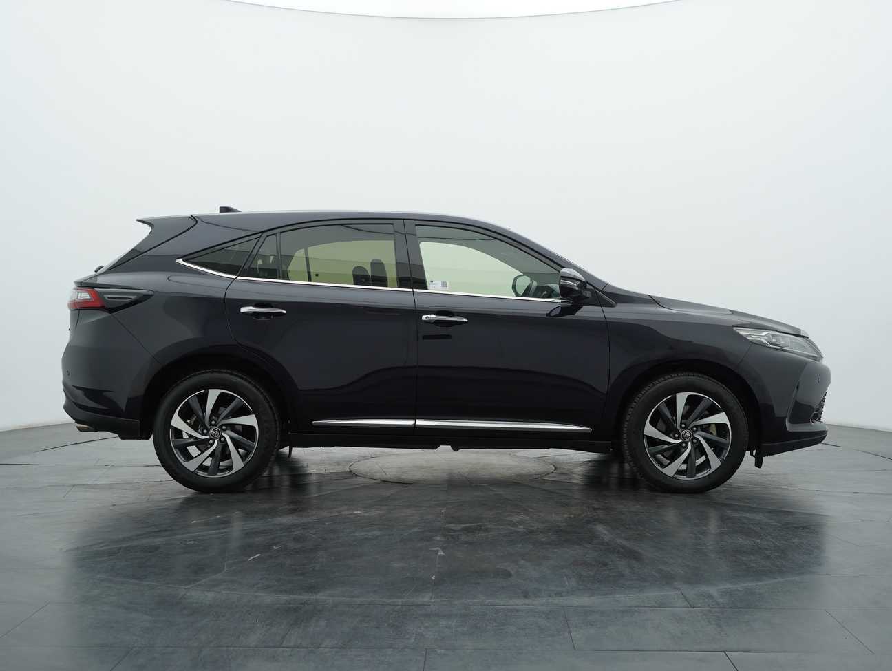 used 2018 Toyota Harrier Luxury 2.0