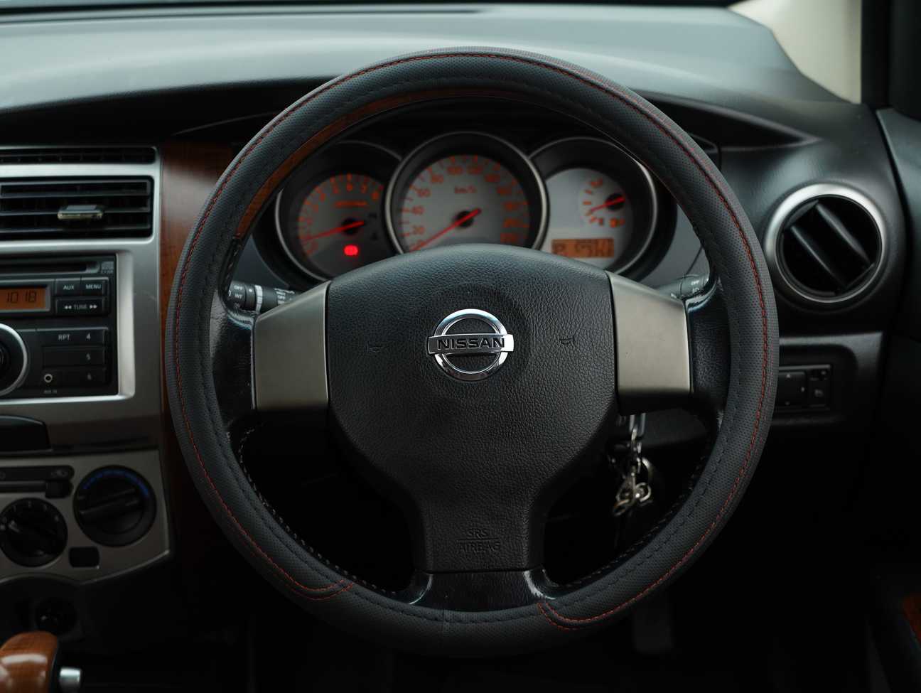 used 2012 Nissan Grand Livina CVTC Comfort 1.8