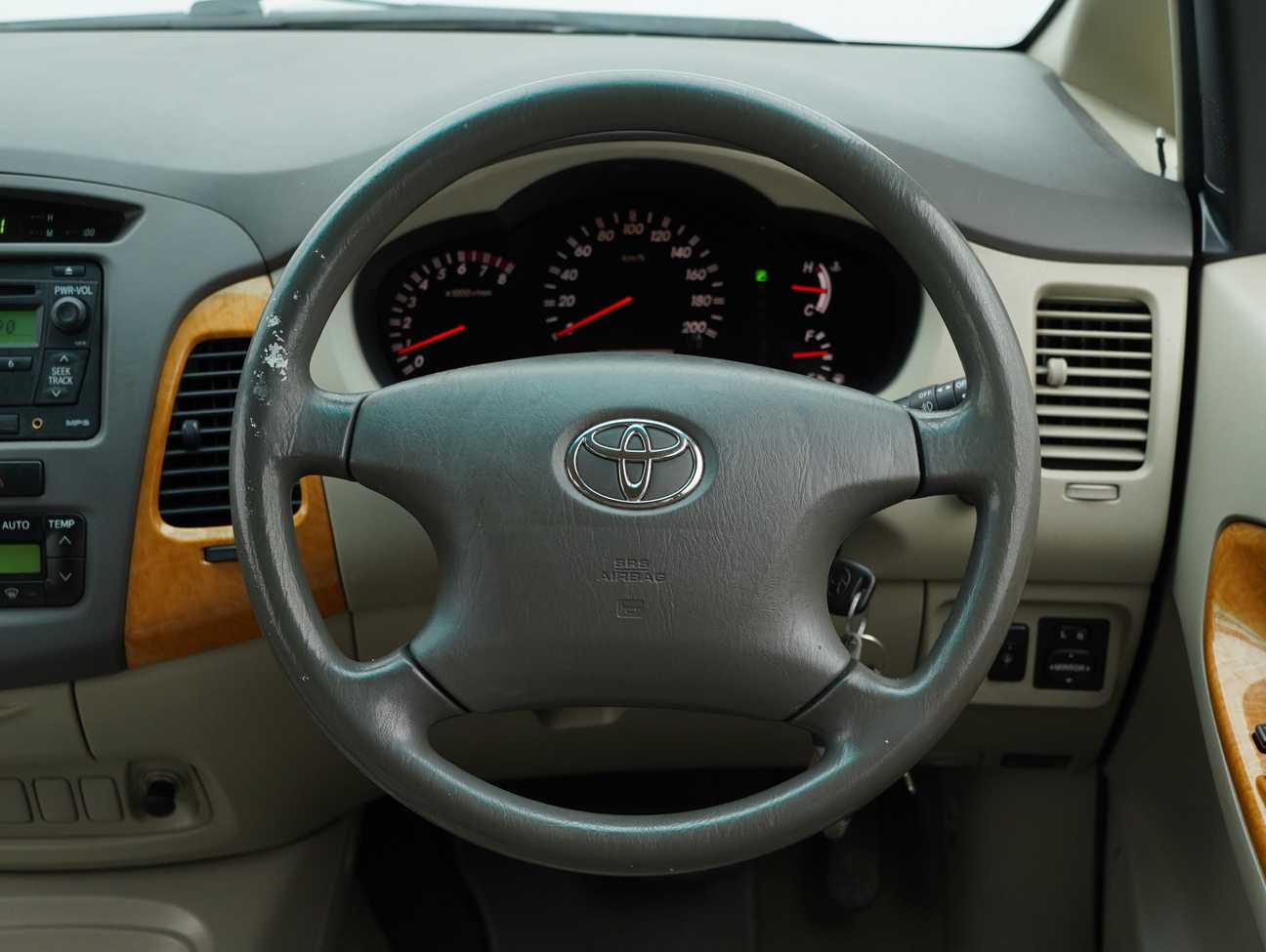 used 2011 Toyota Innova G 2.0