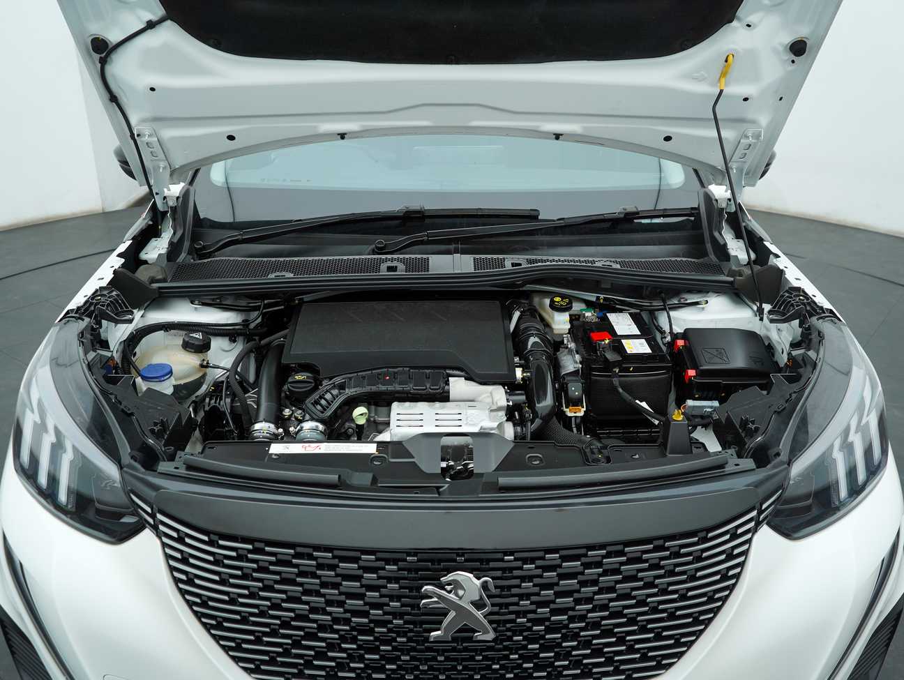 used 2022 Peugeot 2008 Allure 1.2