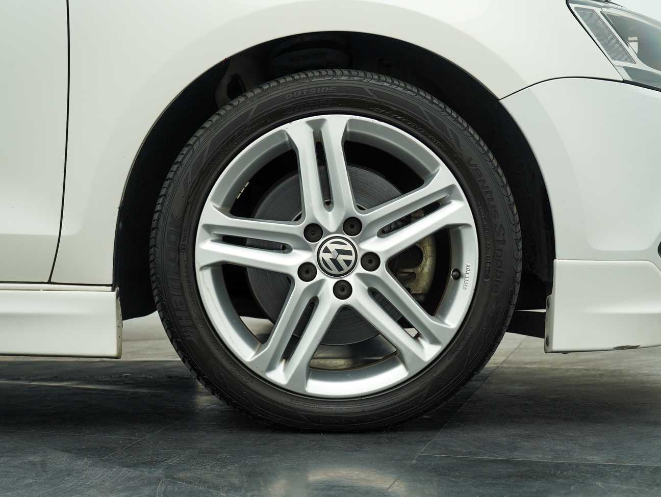 terpakai 2014 Volkswagen Jetta TSI 1.4