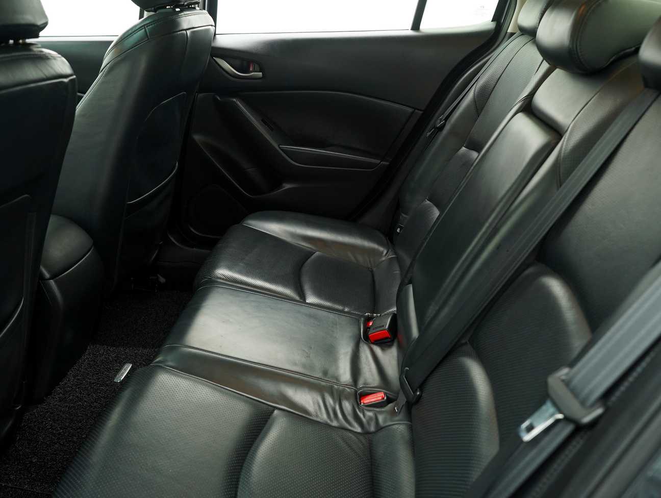 terpakai 2014 Mazda 3 SKYACTIV-G 2.0