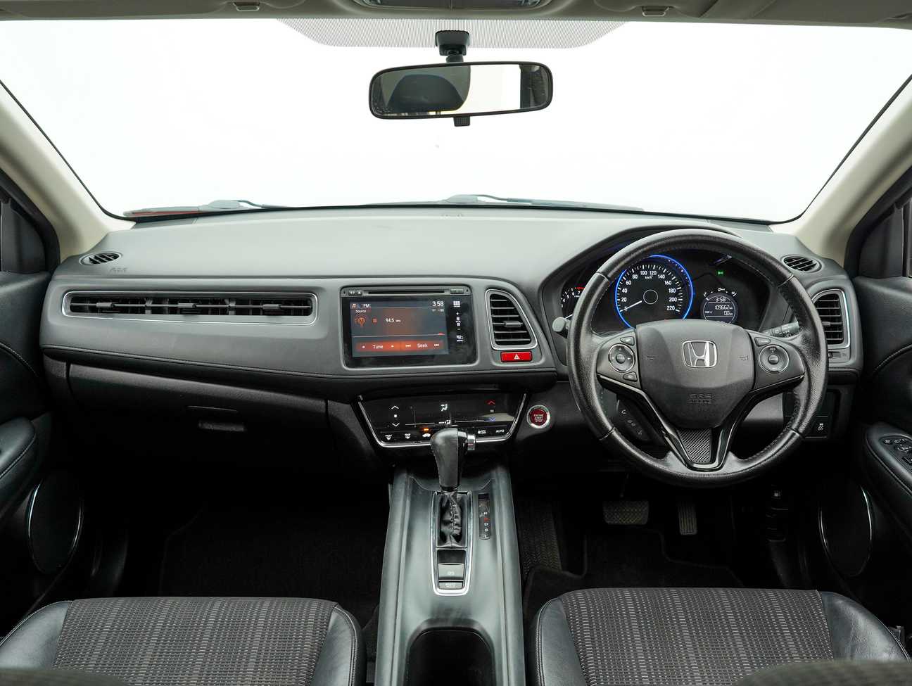 terpakai 2015 Honda HR-V V 1.8