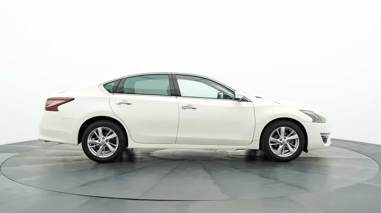 terpakai 2014 Nissan TEANA XV 2.5