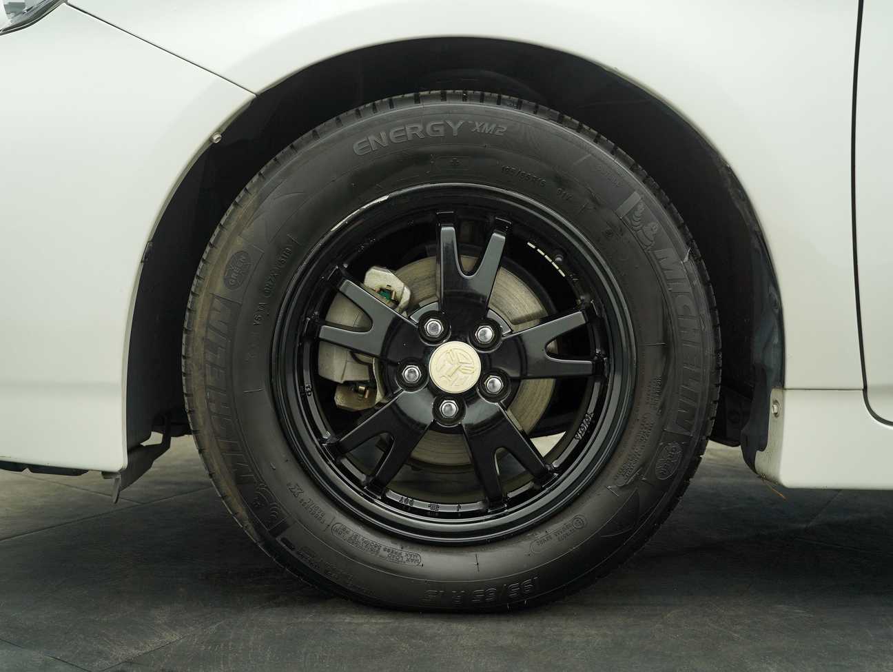 used 2013 Toyota Prius Luxury 1.8