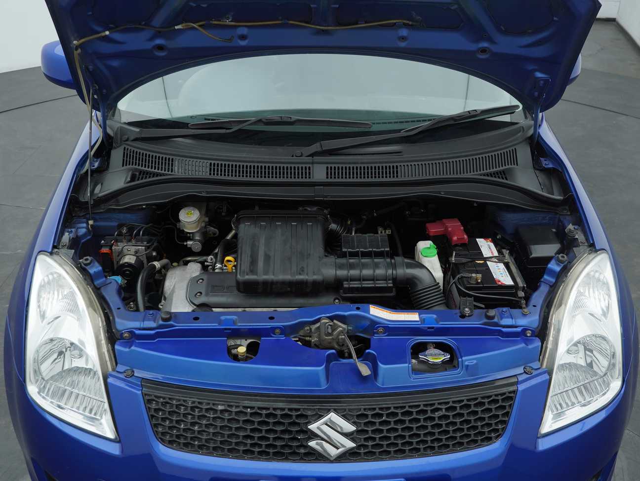 terpakai 2011 Suzuki Swift  1.5