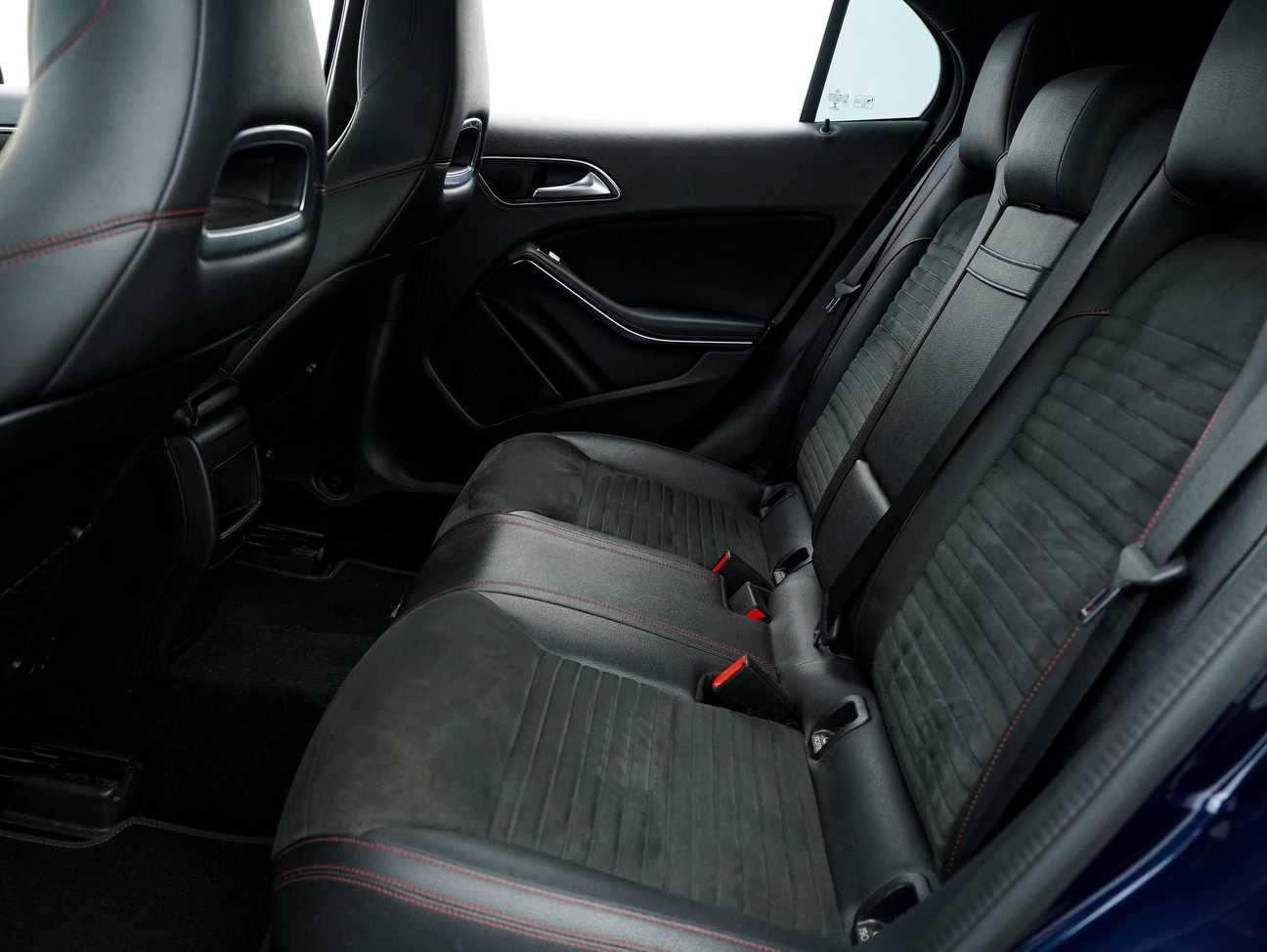 terpakai 2017 Mercedes-Benz GLA250 4MATIC 2.0