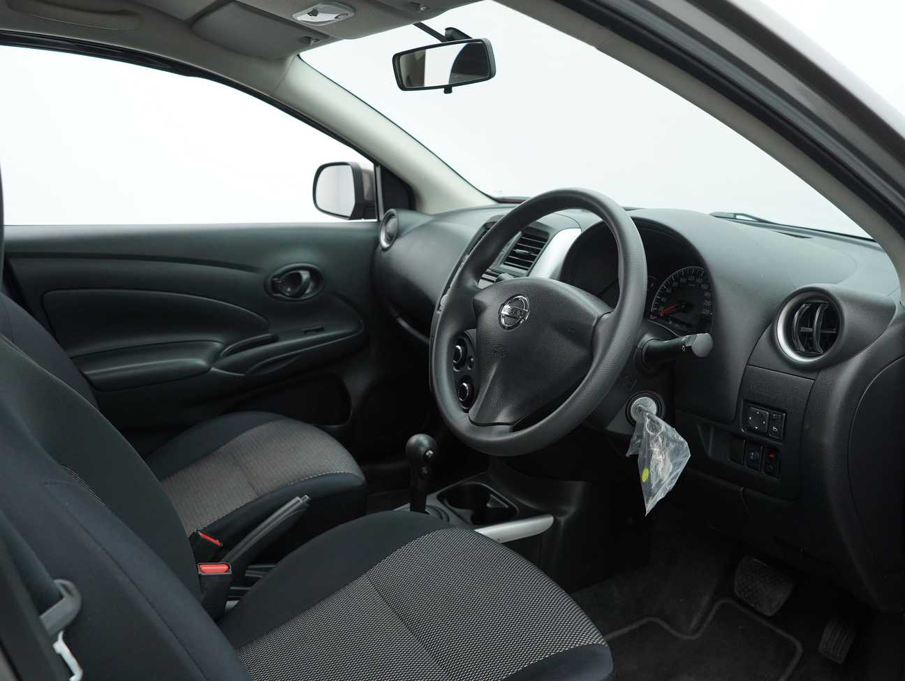 terpakai 2017 Nissan Almera E 1.5