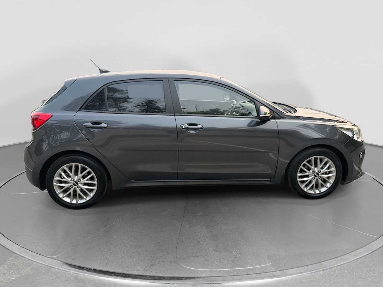 terpakai 2018 Kia Rio EX 1.4