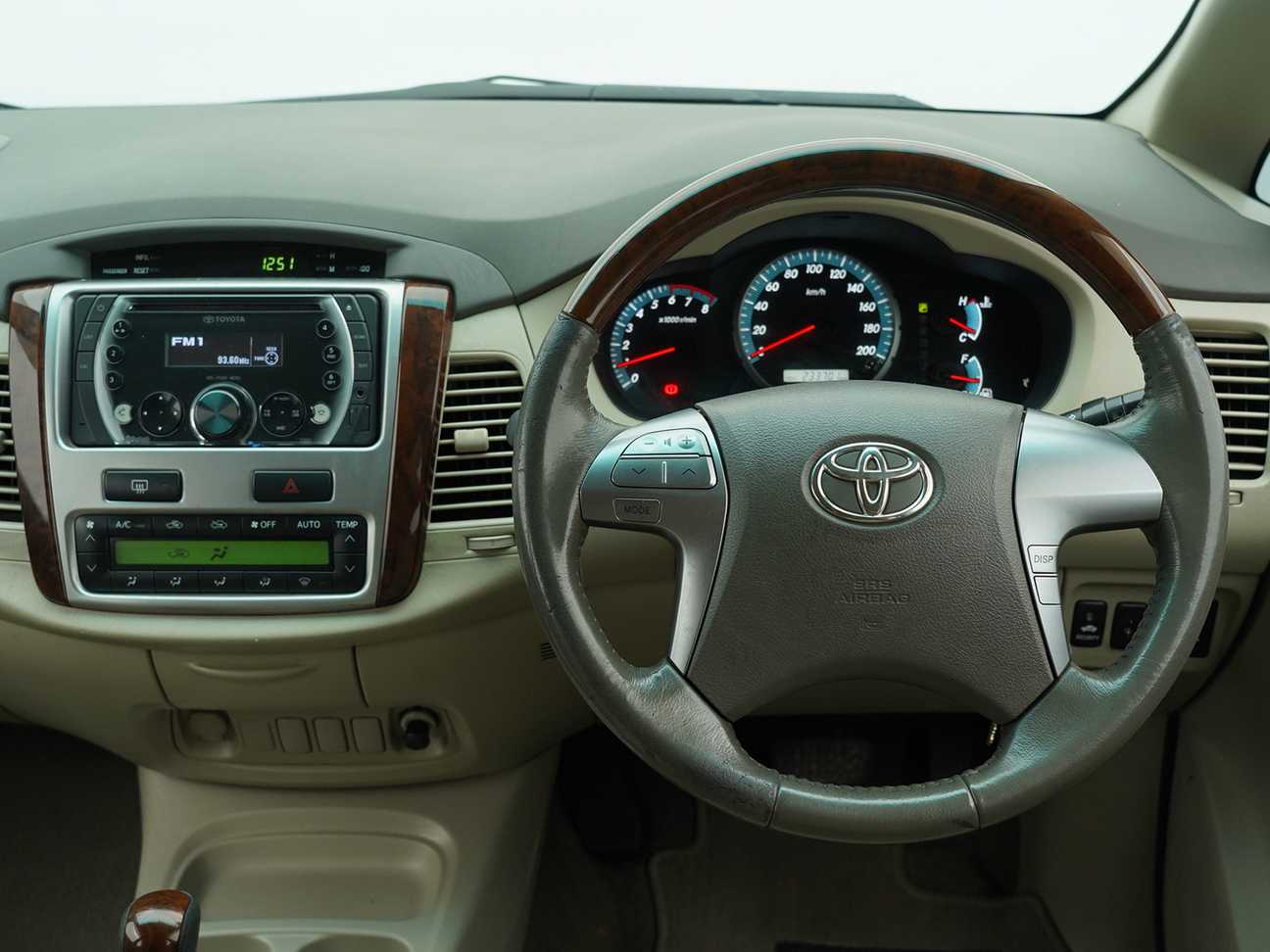 used 2014 Toyota Innova G 2.0