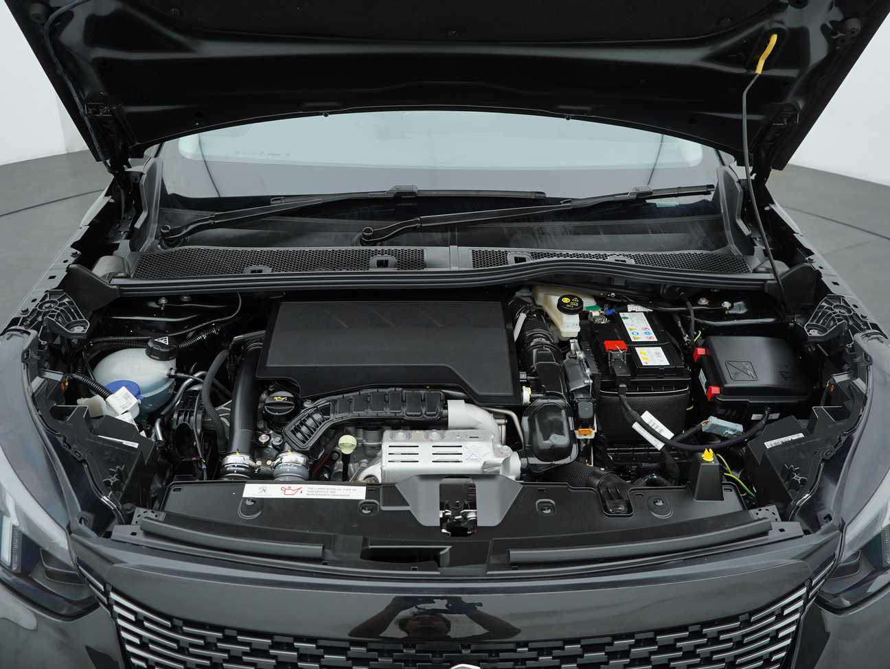 used 2025 Peugeot 2008 Allure 1.2