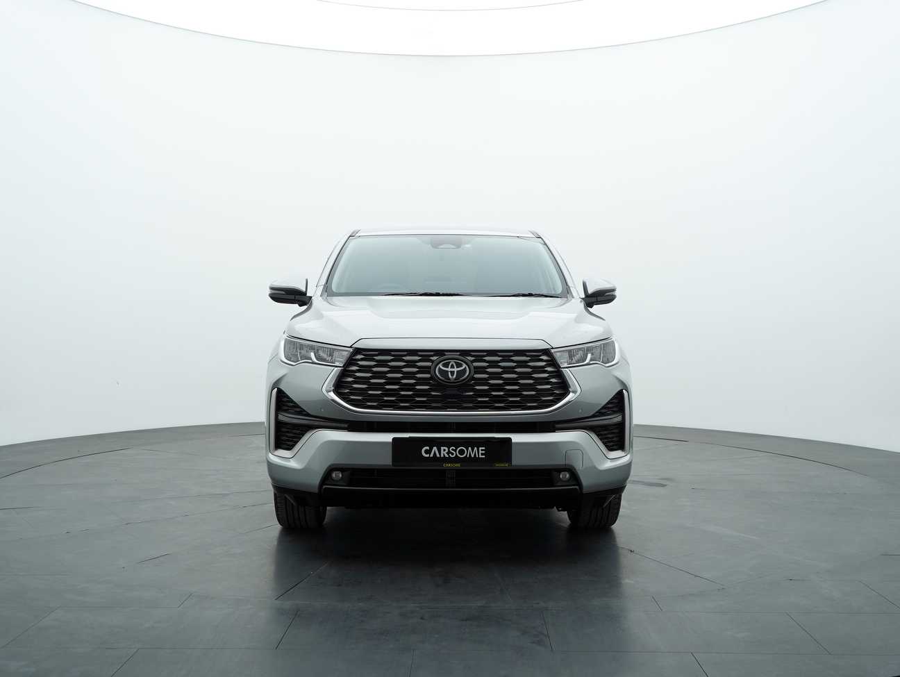 used 2023 Toyota Innova Zenix V 2.0