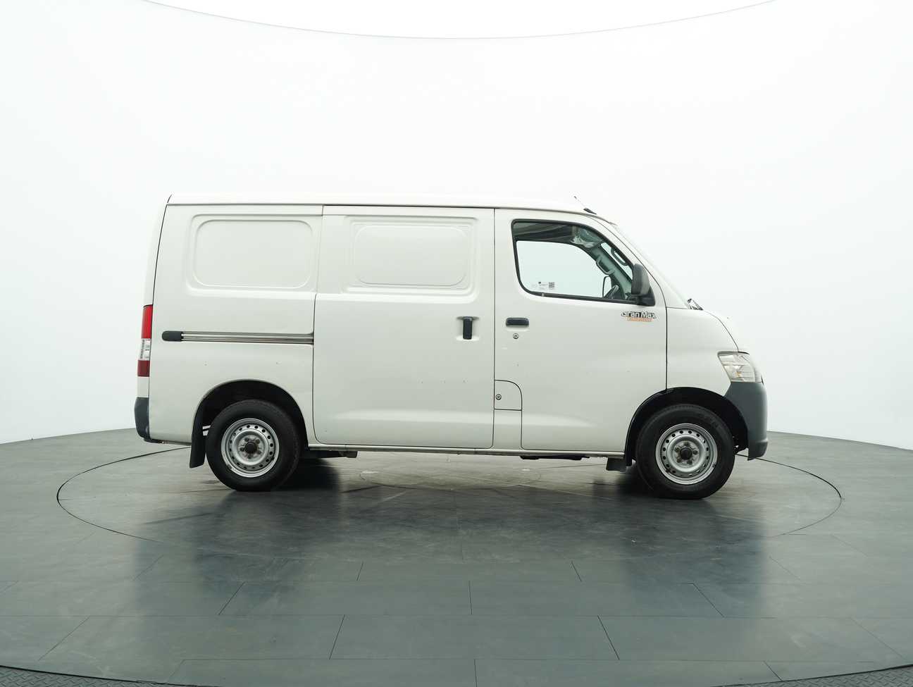 terpakai 2011 Daihatsu Gran Max Panel 1.5