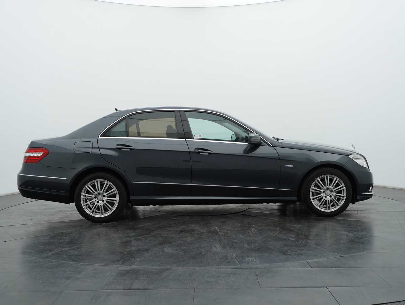used 2010 Mercedes-Benz E200 Elegance CGI 1.8