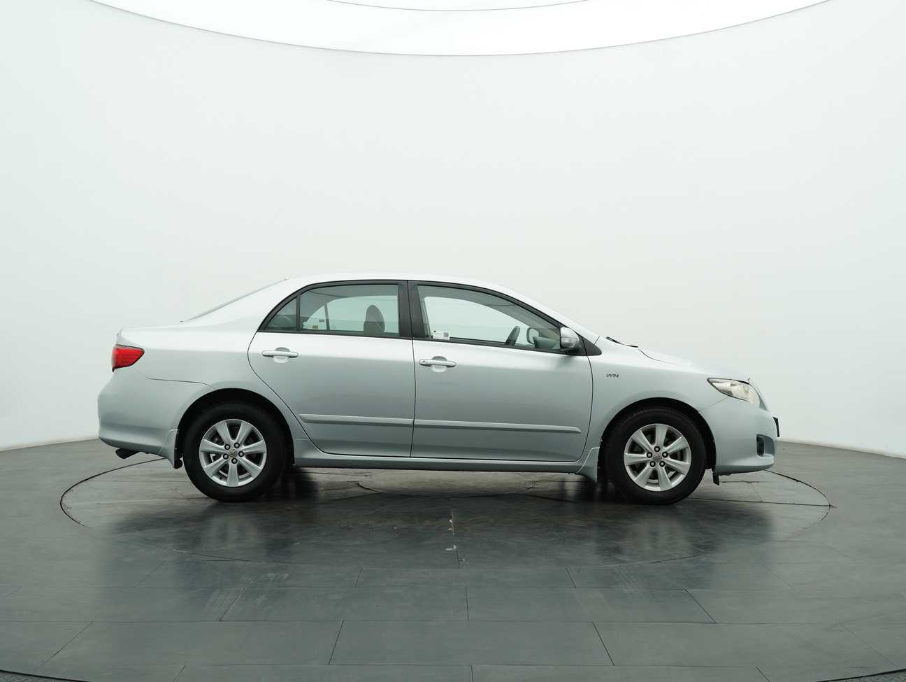 used 2010 Toyota Corolla Altis E 1.6