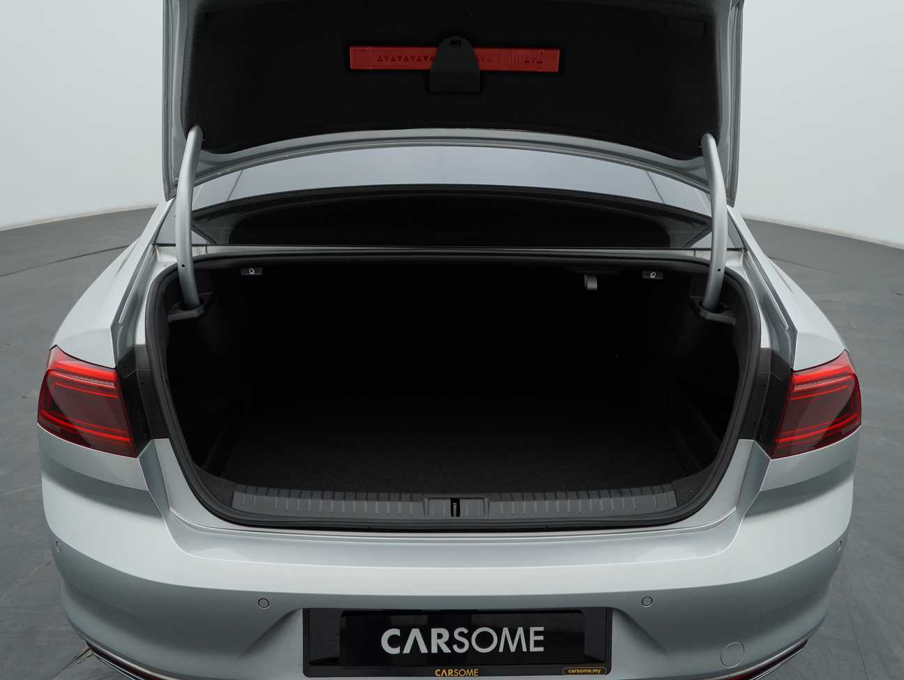 terpakai 2020 Volkswagen Passat R-Line 2.0