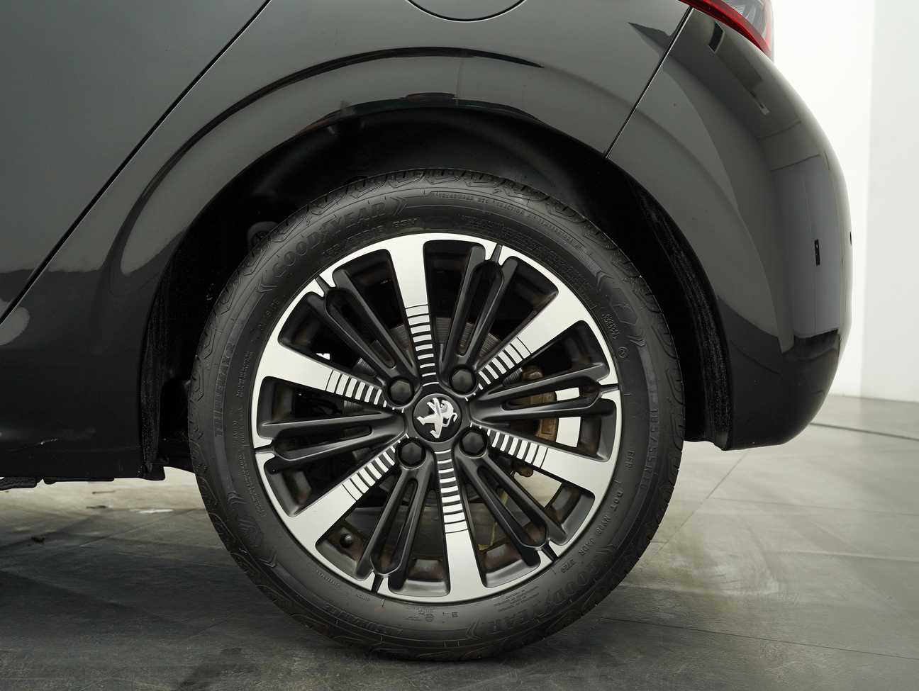 terpakai 2019 Peugeot 208 PureTech 1.2