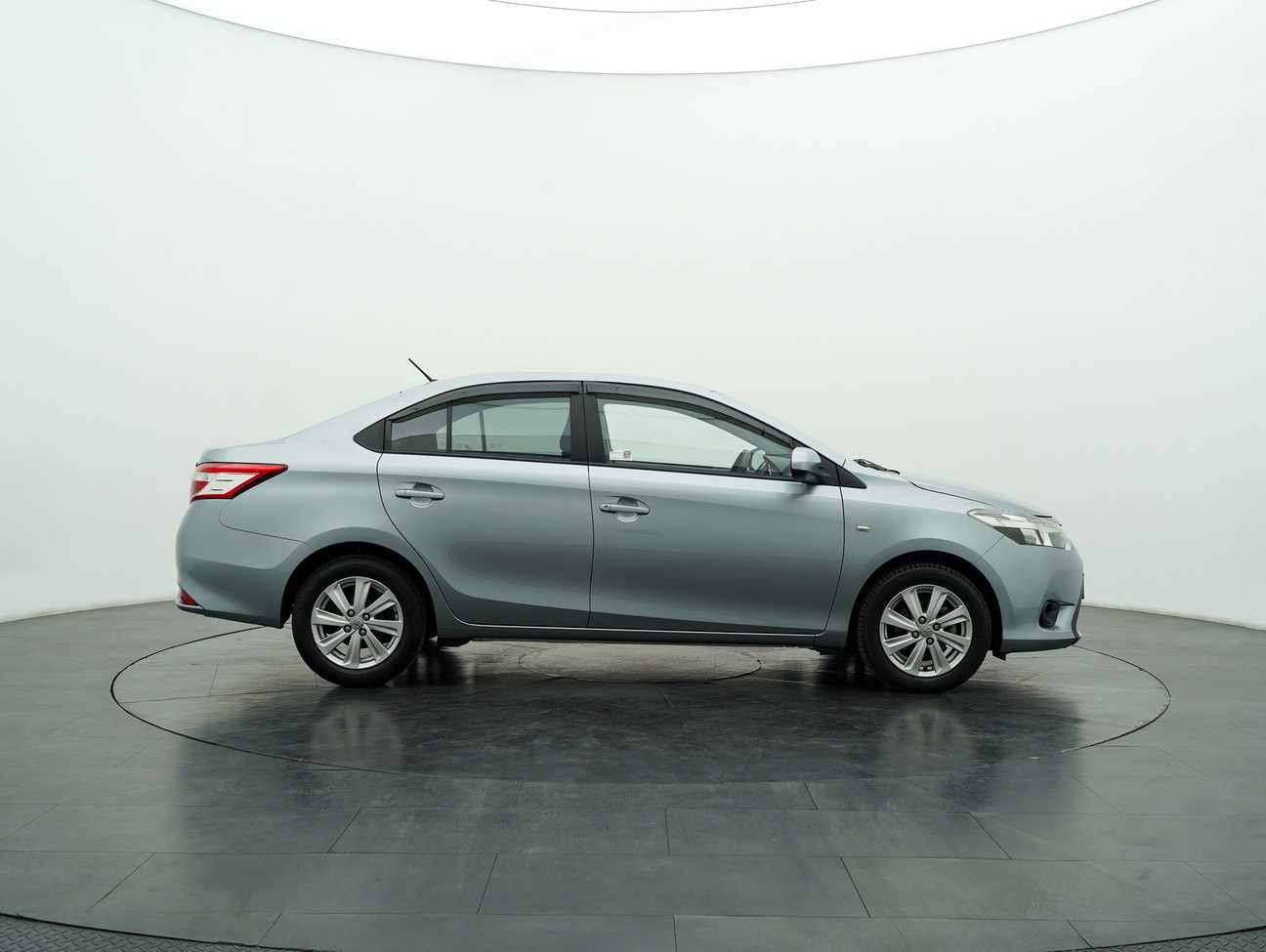 terpakai 2014 Toyota Vios J 1.5