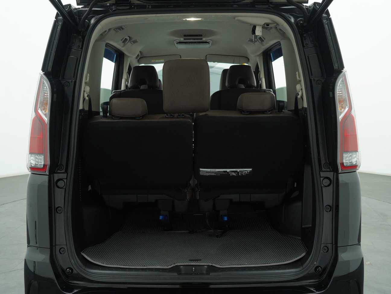 used 2021 Nissan Serena S-Hybrid High-Way Star 2.0