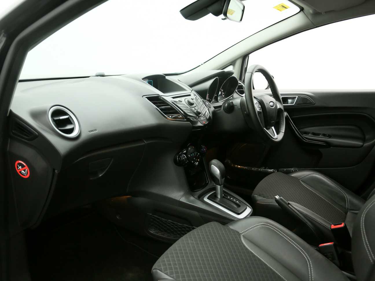 terpakai 2015 Ford FIESTA SPORT 1.5