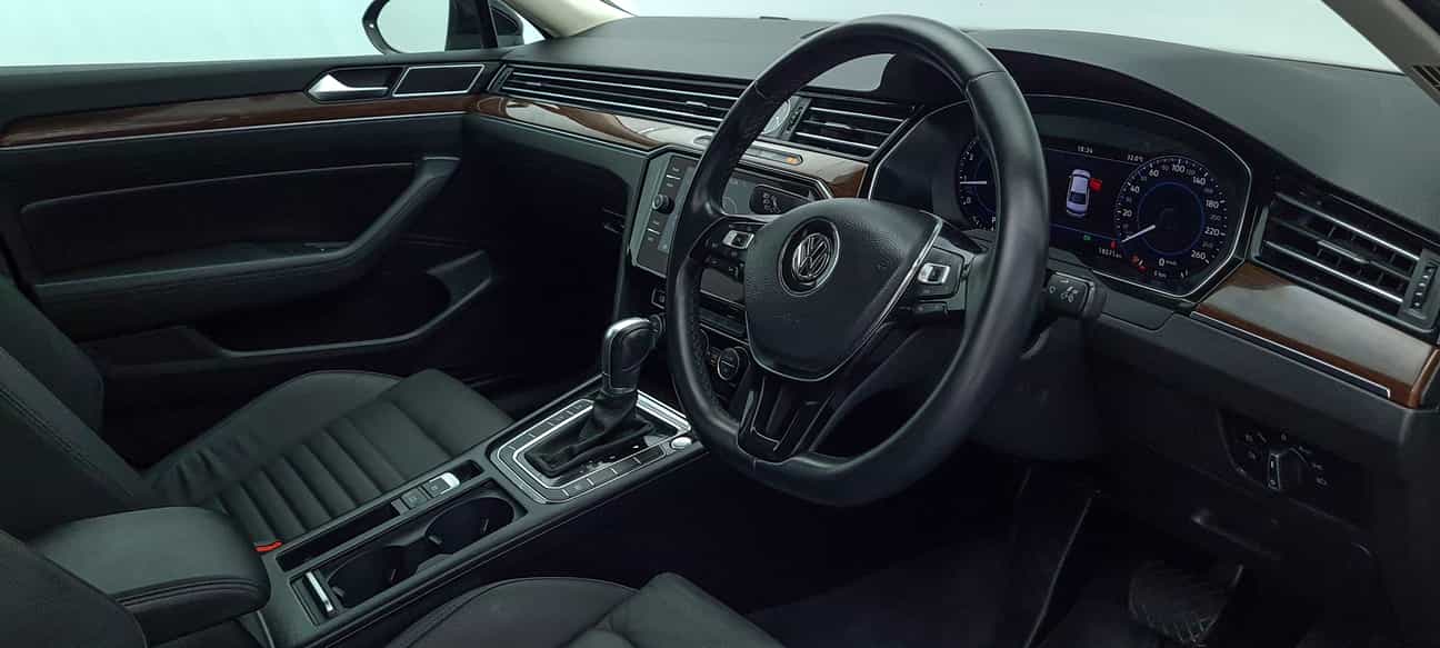 used 2019 Volkswagen PASSAT  2.0