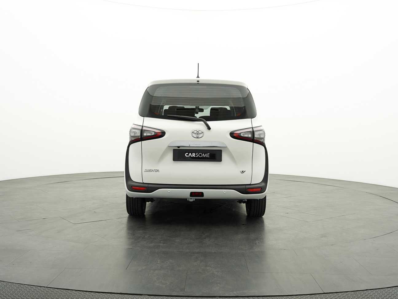 used 2018 Toyota Sienta V 1.5