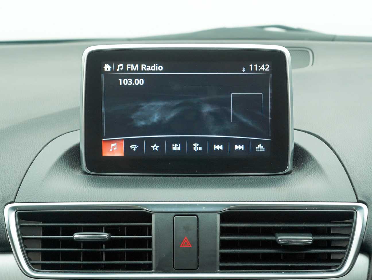 terpakai 2015 Mazda 3 SKYACTIV-G High 2.0