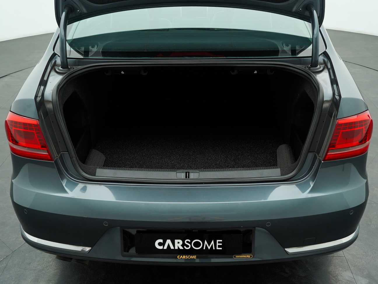 terpakai 2014 Volkswagen Passat TSI 1.8