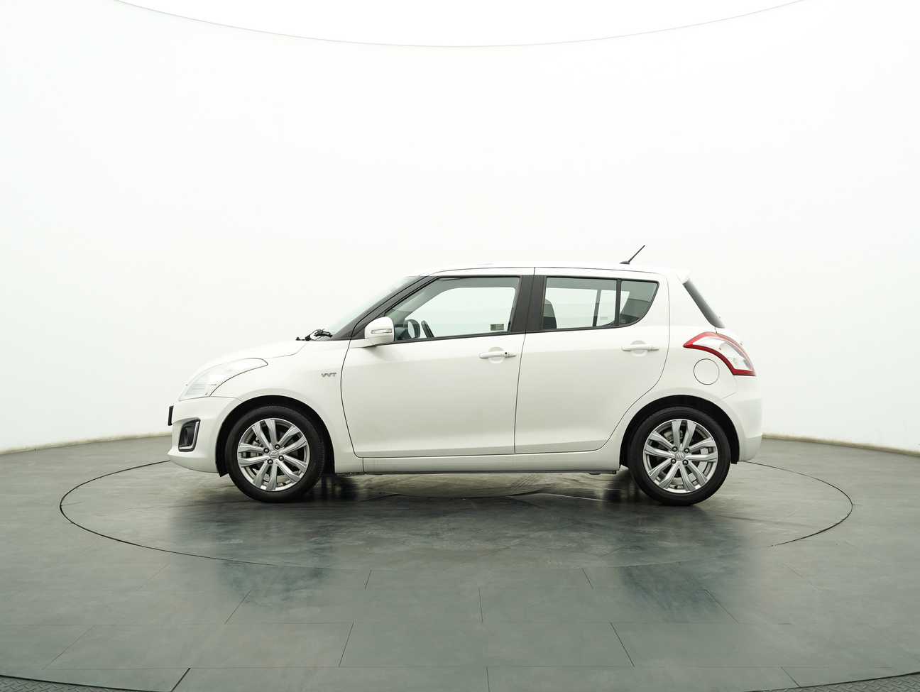 used 2015 Suzuki Swift GLX 1.4