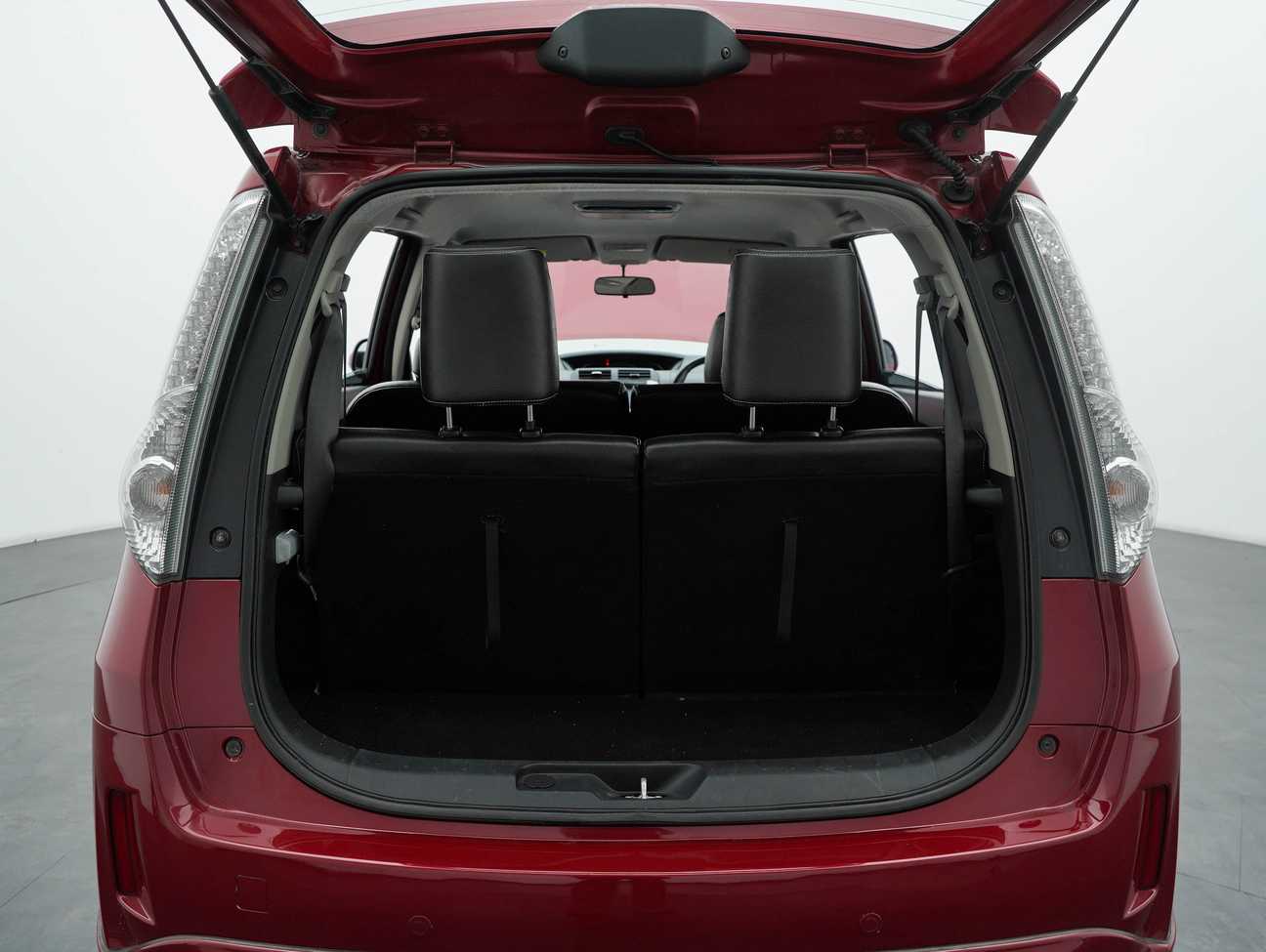 terpakai 2014 Perodua Alza Advance 1.5