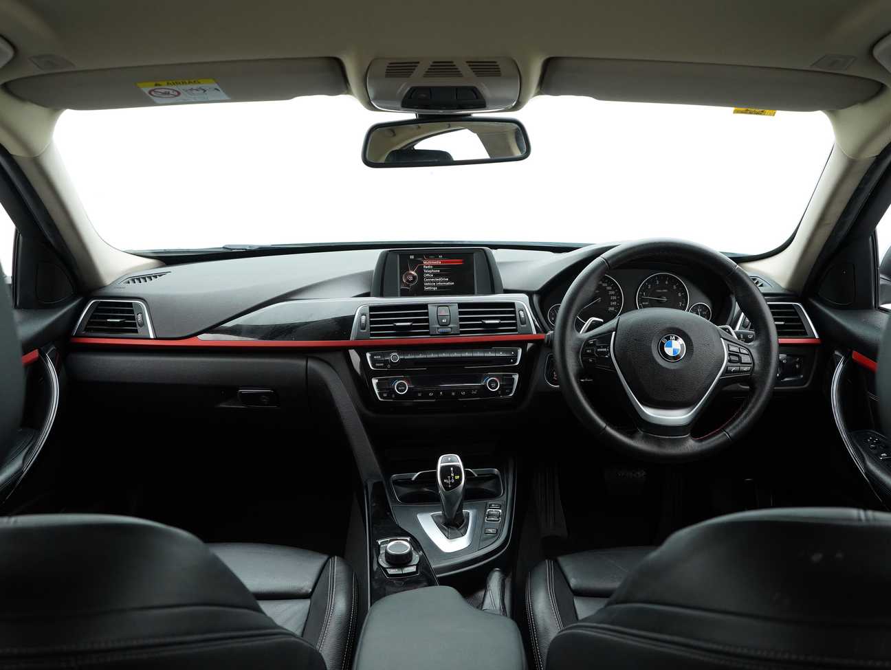 terpakai 2016 BMW 320i Sport Line 2.0