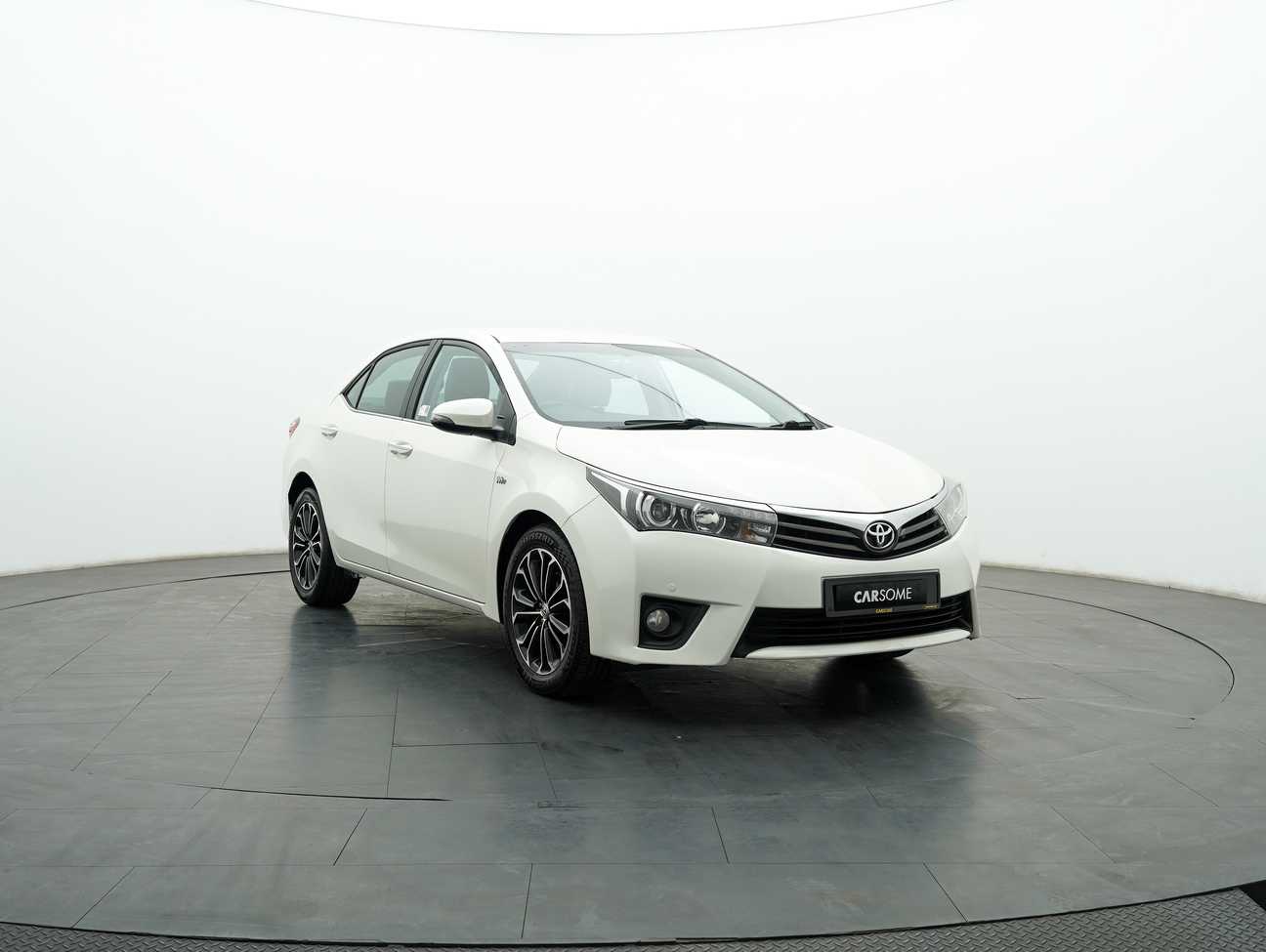 used 2014 Toyota Corolla Altis V 2.0