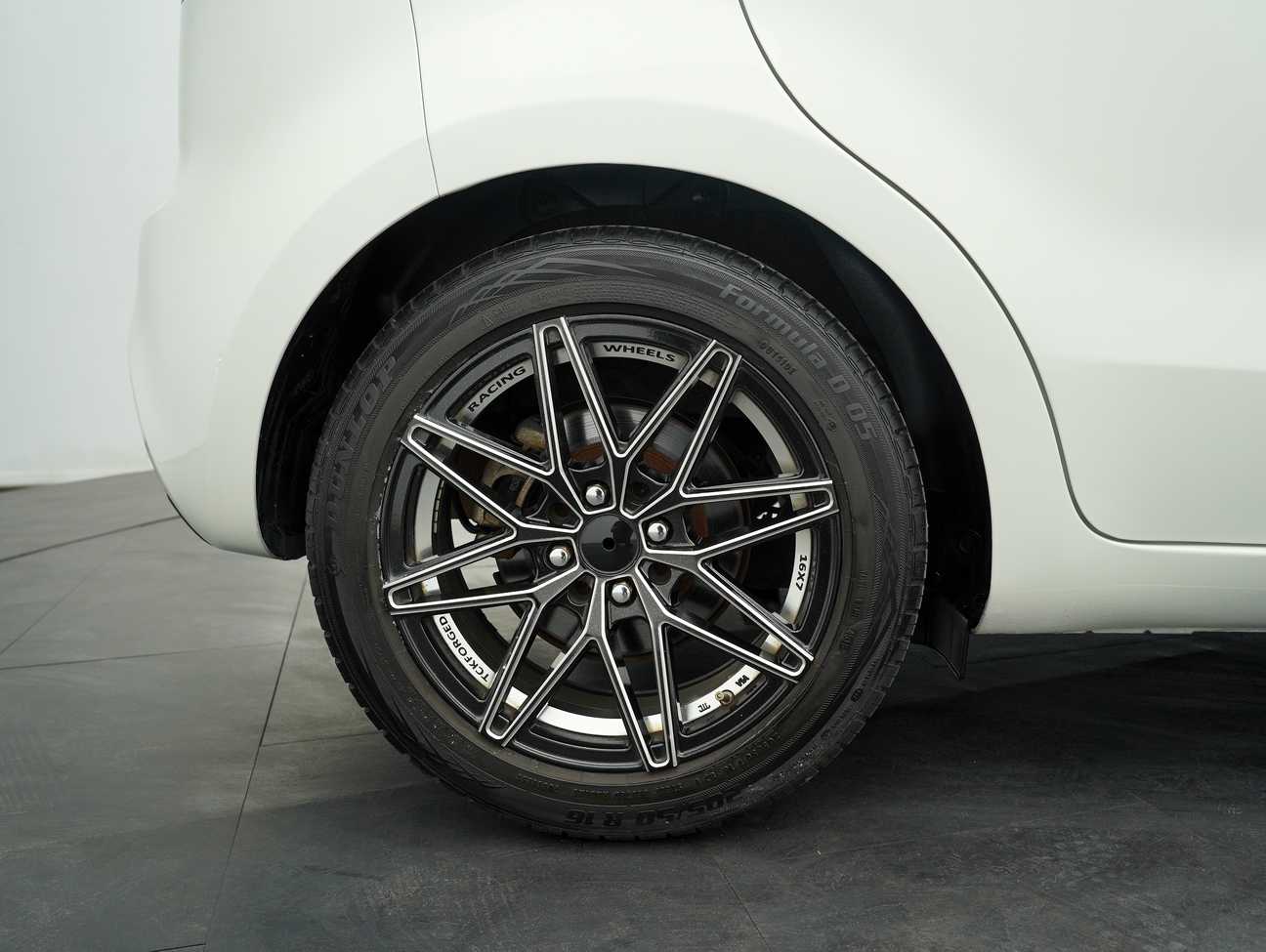 terpakai 2014 Kia Rio EX 1.4