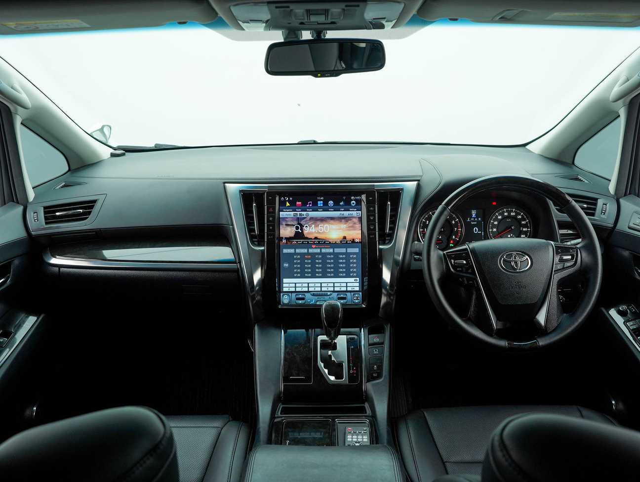 used 2016 Toyota Vellfire  2.5