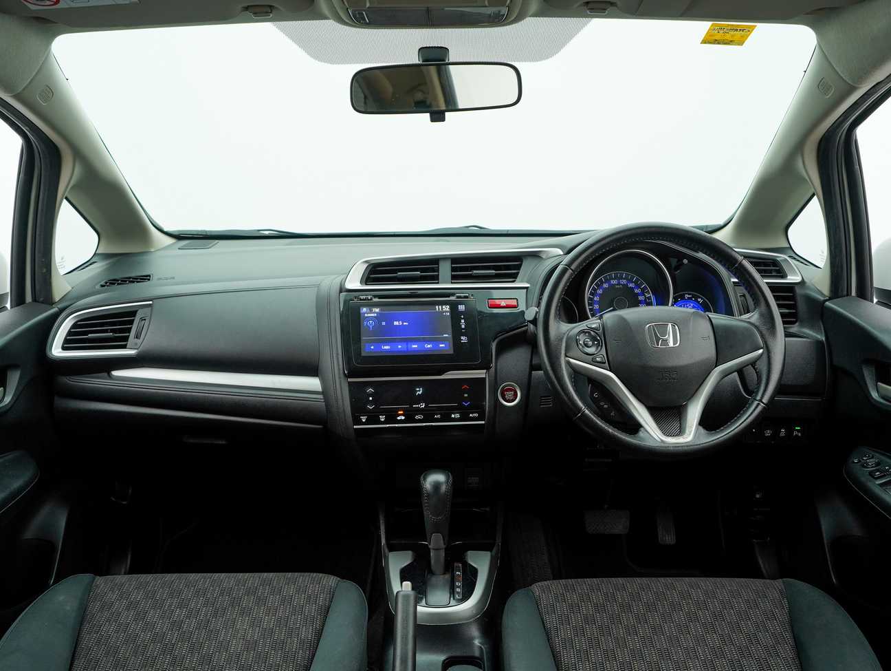 used 2015 Honda Jazz V 1.5