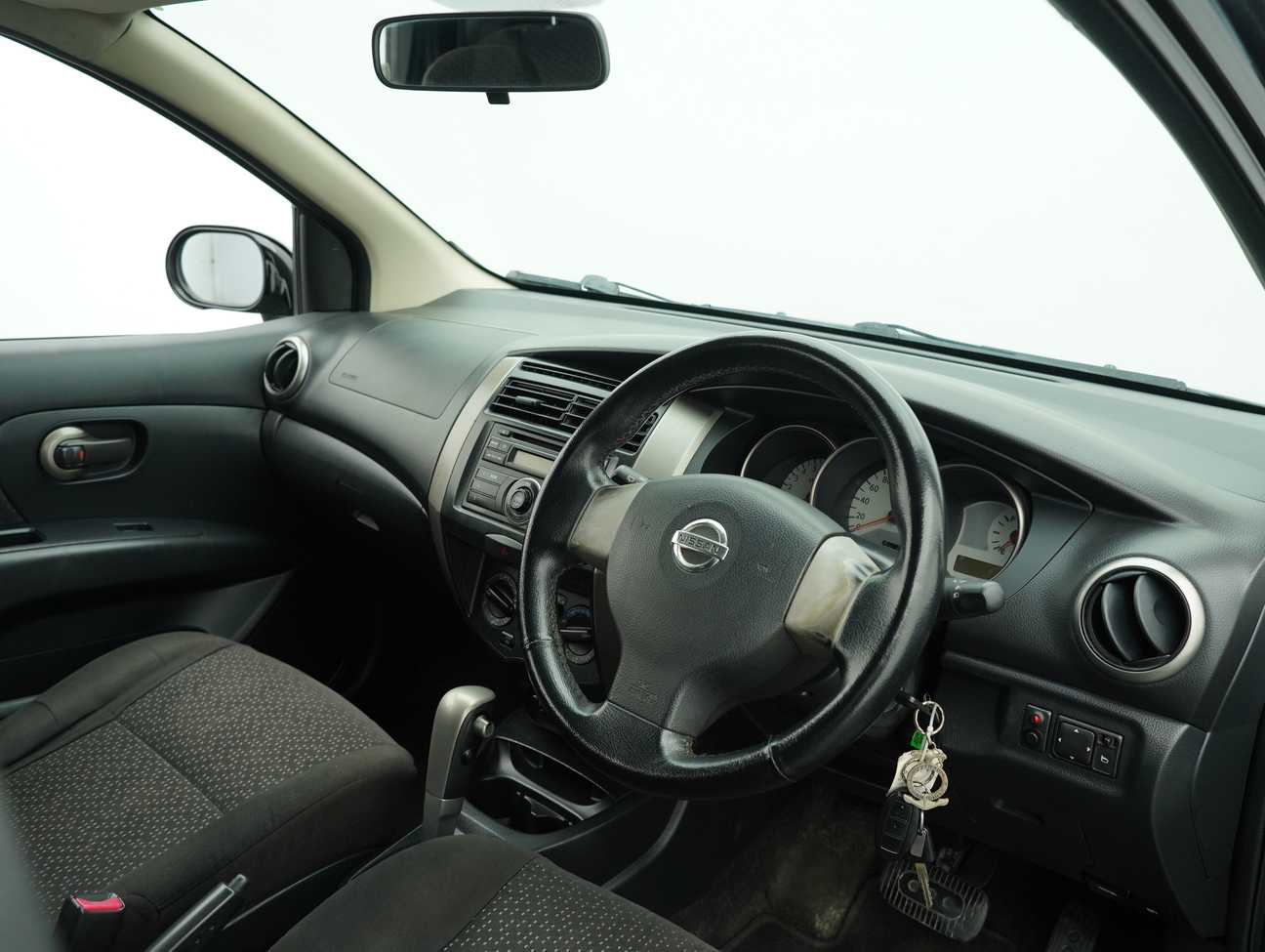 used 2012 Nissan Grand Livina ST-L Comfort 1.6