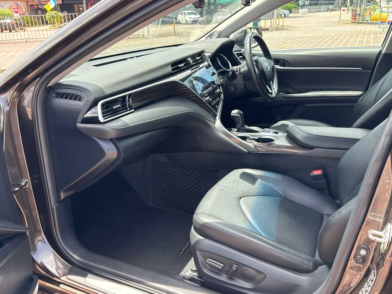 used 2019 Toyota Camry V 2.5