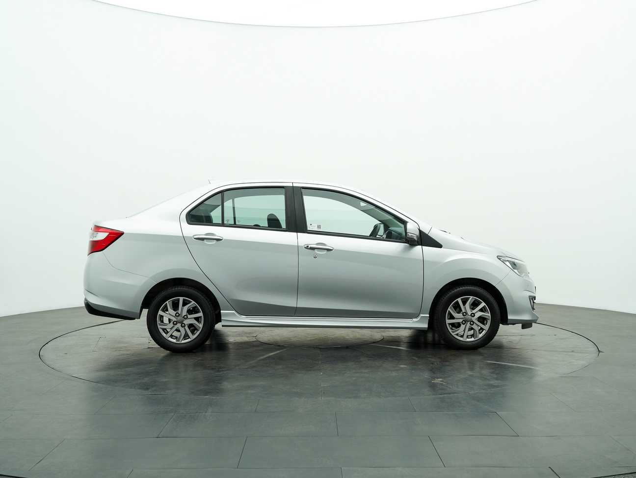 terpakai 2018 Perodua Bezza Advance 1.3