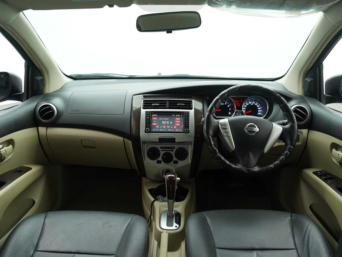 terpakai 2016 Nissan Grand Livina Comfort 1.8