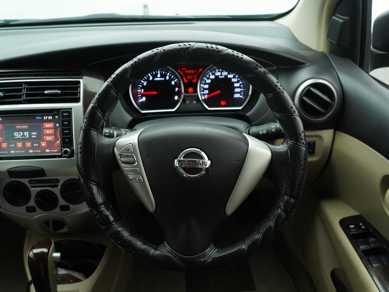 terpakai 2016 Nissan Grand Livina Comfort 1.8