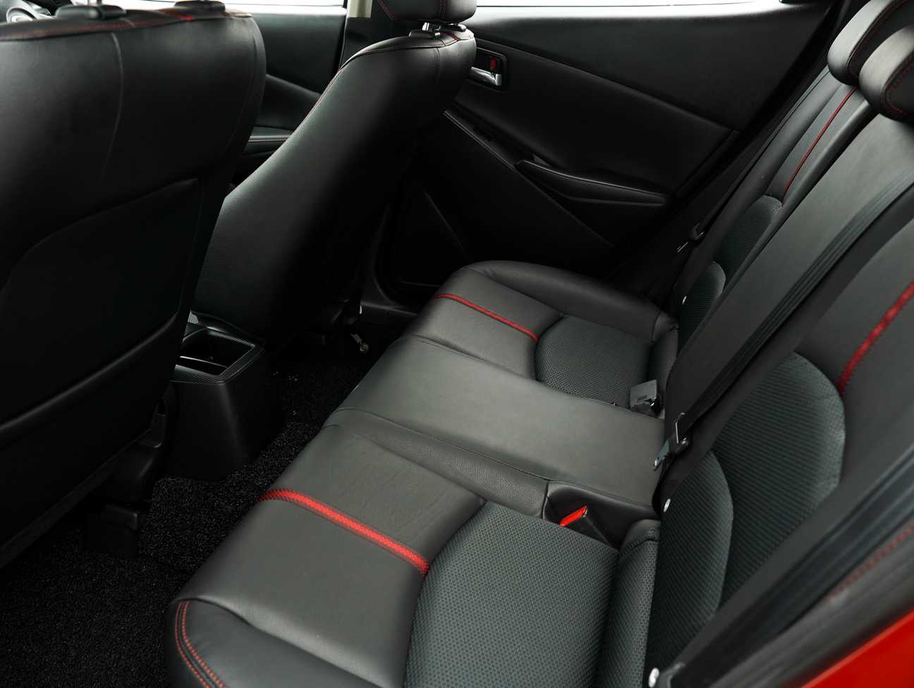 terpakai 2015 Mazda 2 SKYACTIV-G 1.5