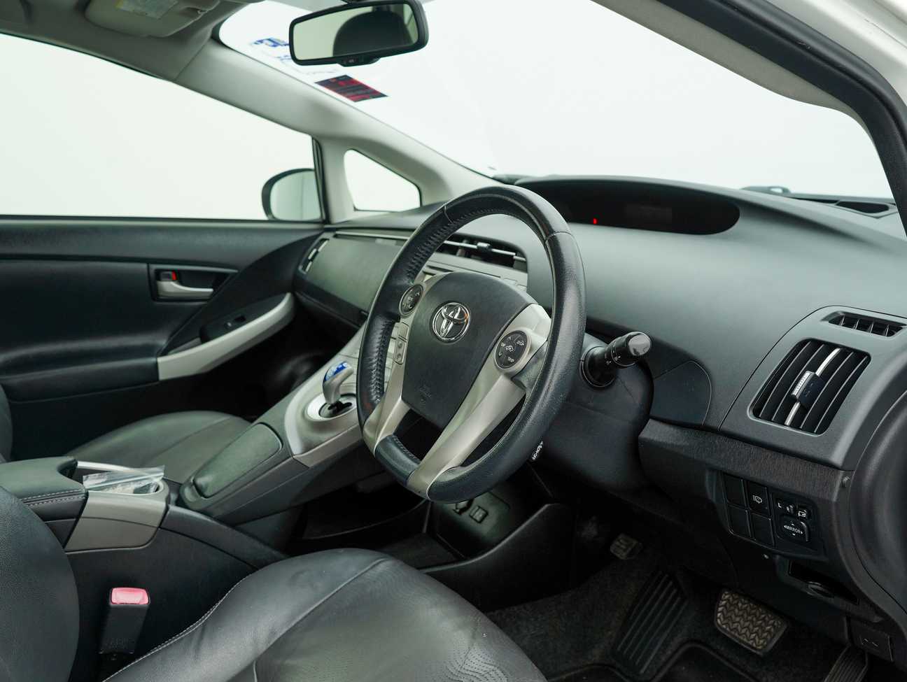 used 2012 Toyota PRIUS LUXURY (HYBRID) 1.8