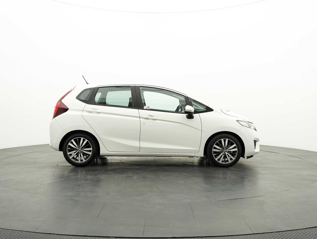 used 2016 Honda Jazz V 1.5
