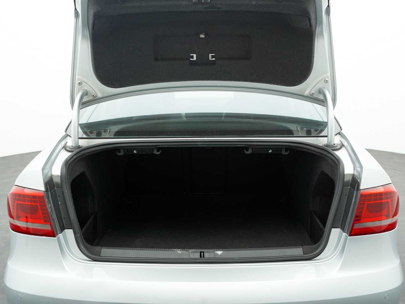 used 2013 Volkswagen PASSAT  1.8