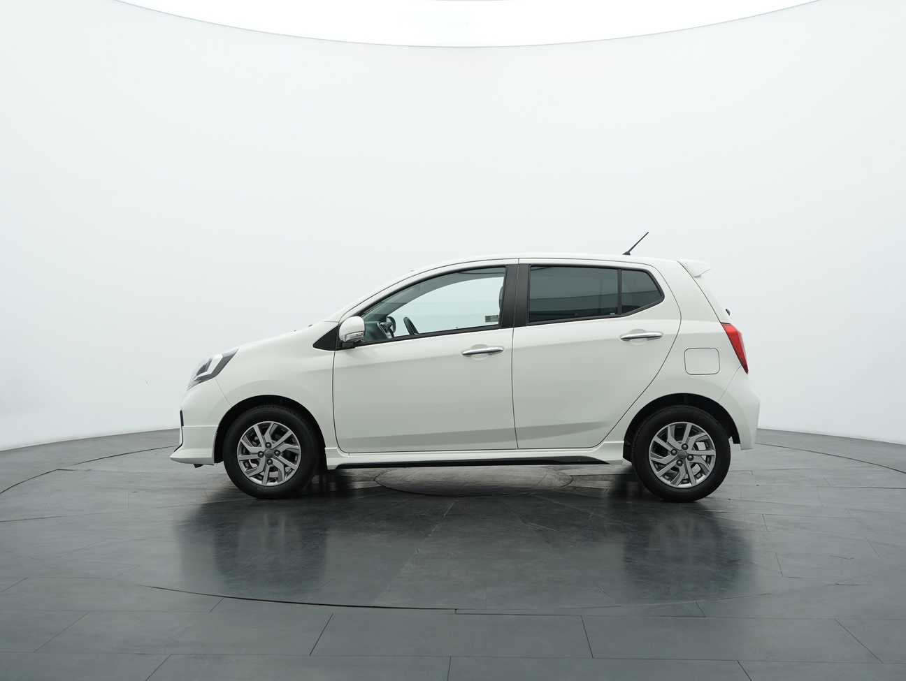 terpakai 2022 Perodua AXIA Advance 1.0