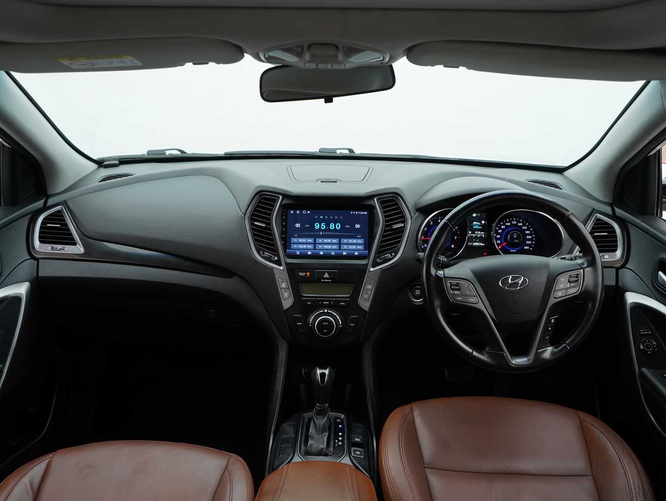 terpakai 2014 Inokom Santa Fe Executive Plus 2.4